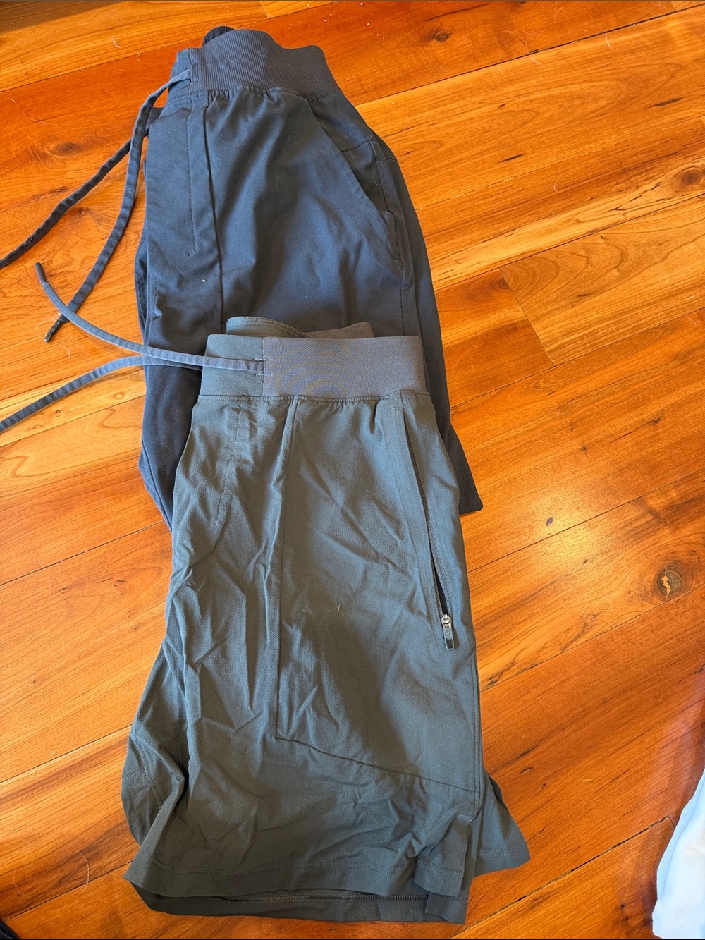 Men's Lululemon Active Drawstring Pants and shorts